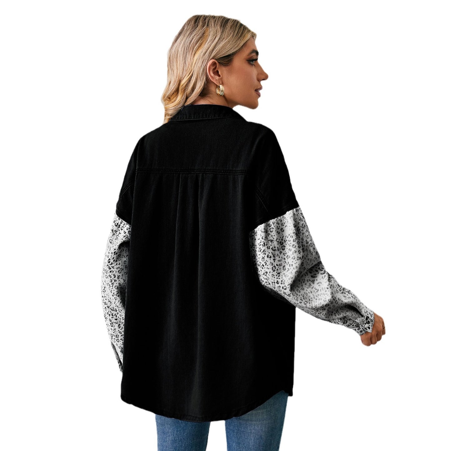 Dame afslappet denim skjortejakke med kontrasterende dyreprint ærmer Stilla