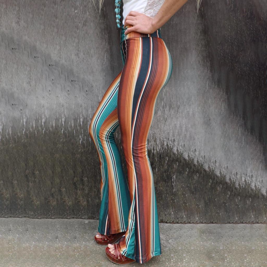 Dame Flared Leggings med farverigt stribemønster Stilla