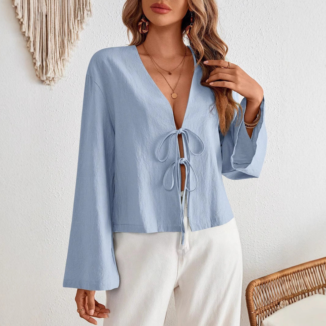 Dame afslappet blomstershirt med dyb V-udskæring og snoretræk Stilla