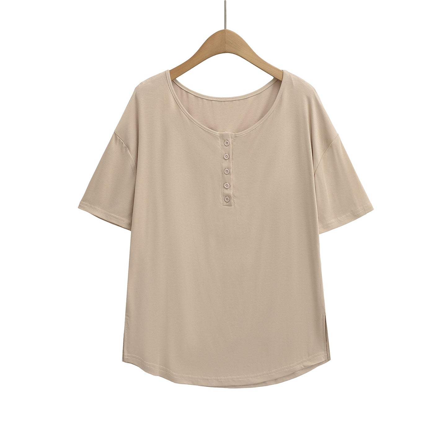 Dame afslappet kortærmet top med knapliste og behagelig bærekomfort Stilla