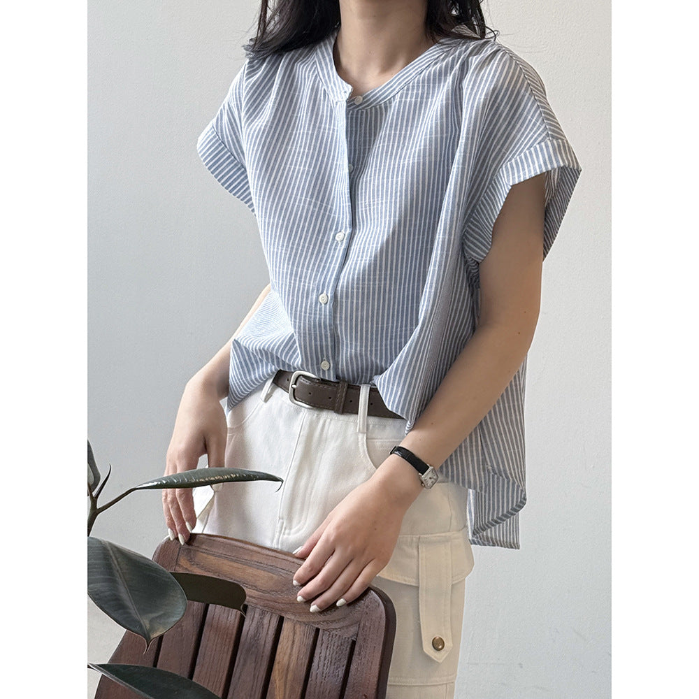 Dame afslappet bluse med knapbar udskæring og opsmøgede ærmer Stilla