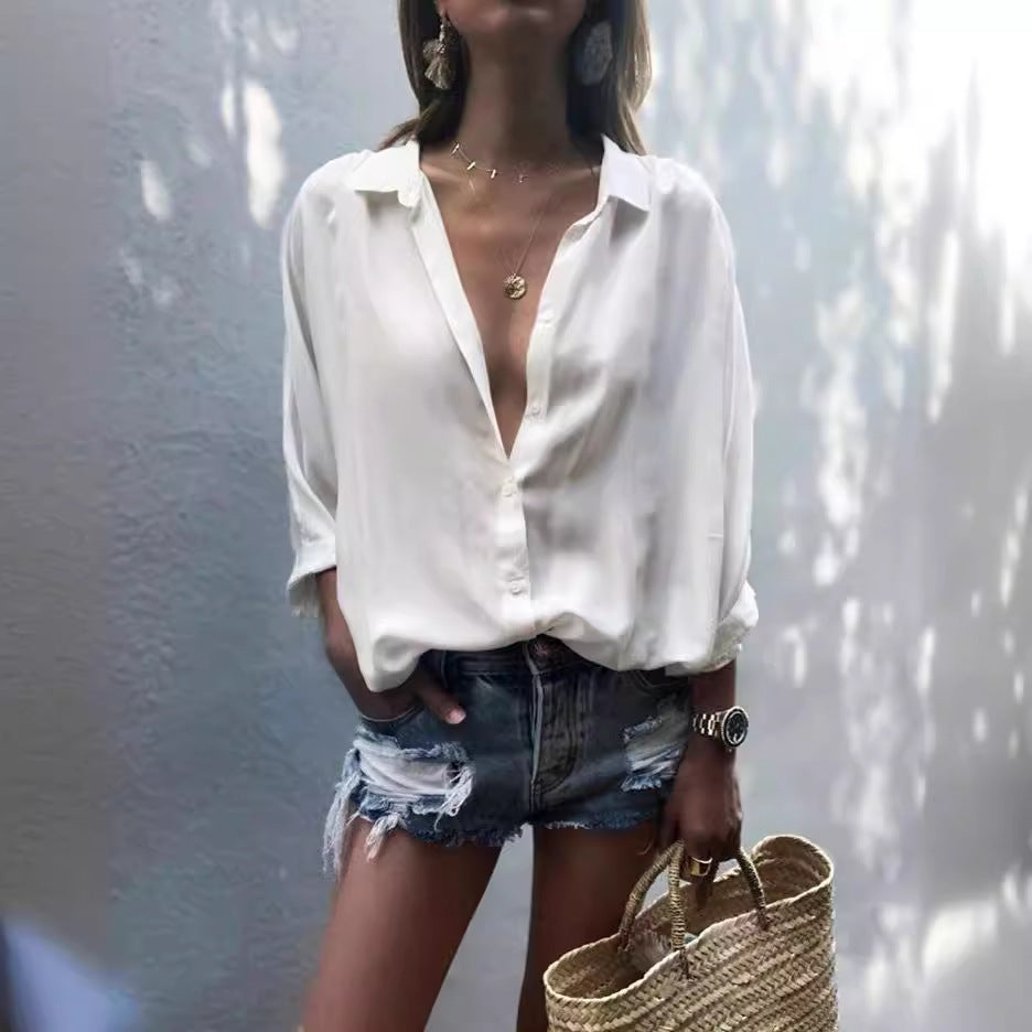 Dame afslappet chiffonbluse med dyb V-halsudskæring og løs pasform Stilla