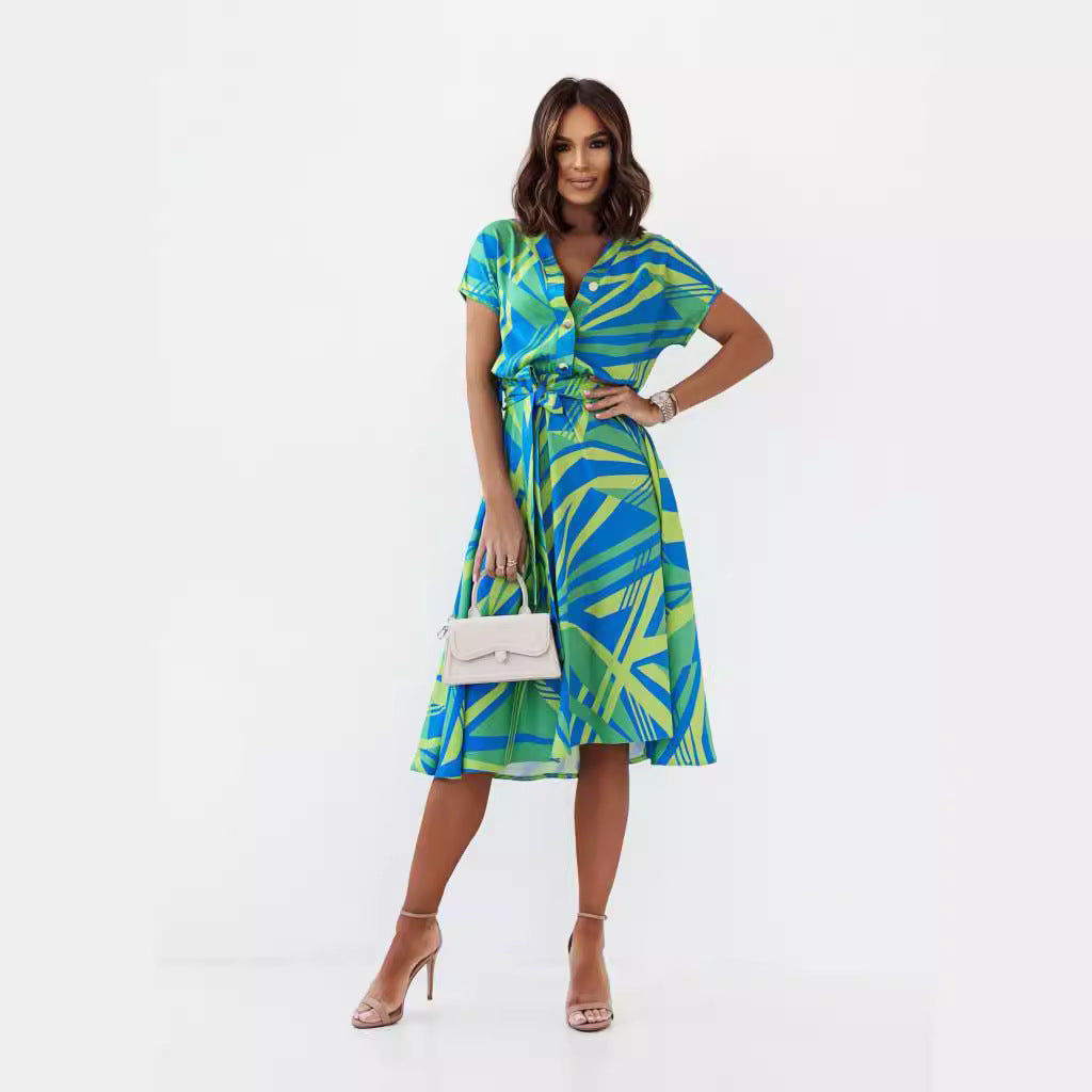 Dame afslappet skjortekjole med asymmetrisk kant og urbant mønster Stilla