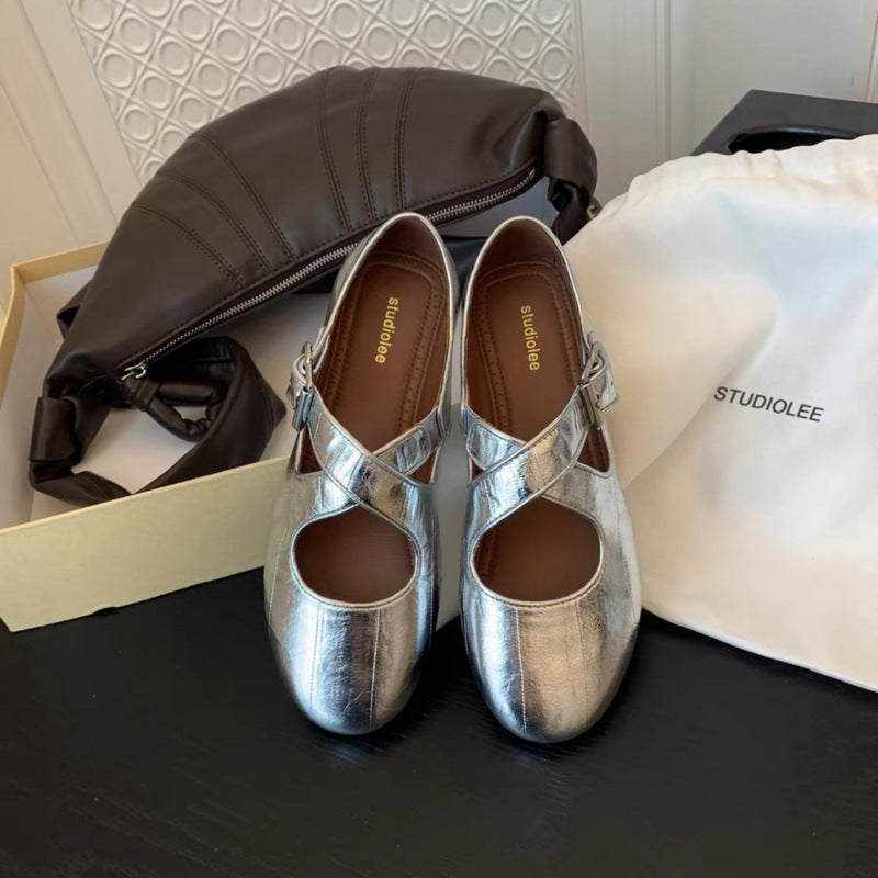 Dame Cross-strap Metallic Flats Stilla