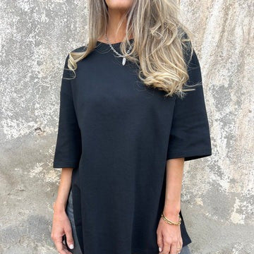 Dame afslappet lang skjorte med side slids og halve ærmer Stilla