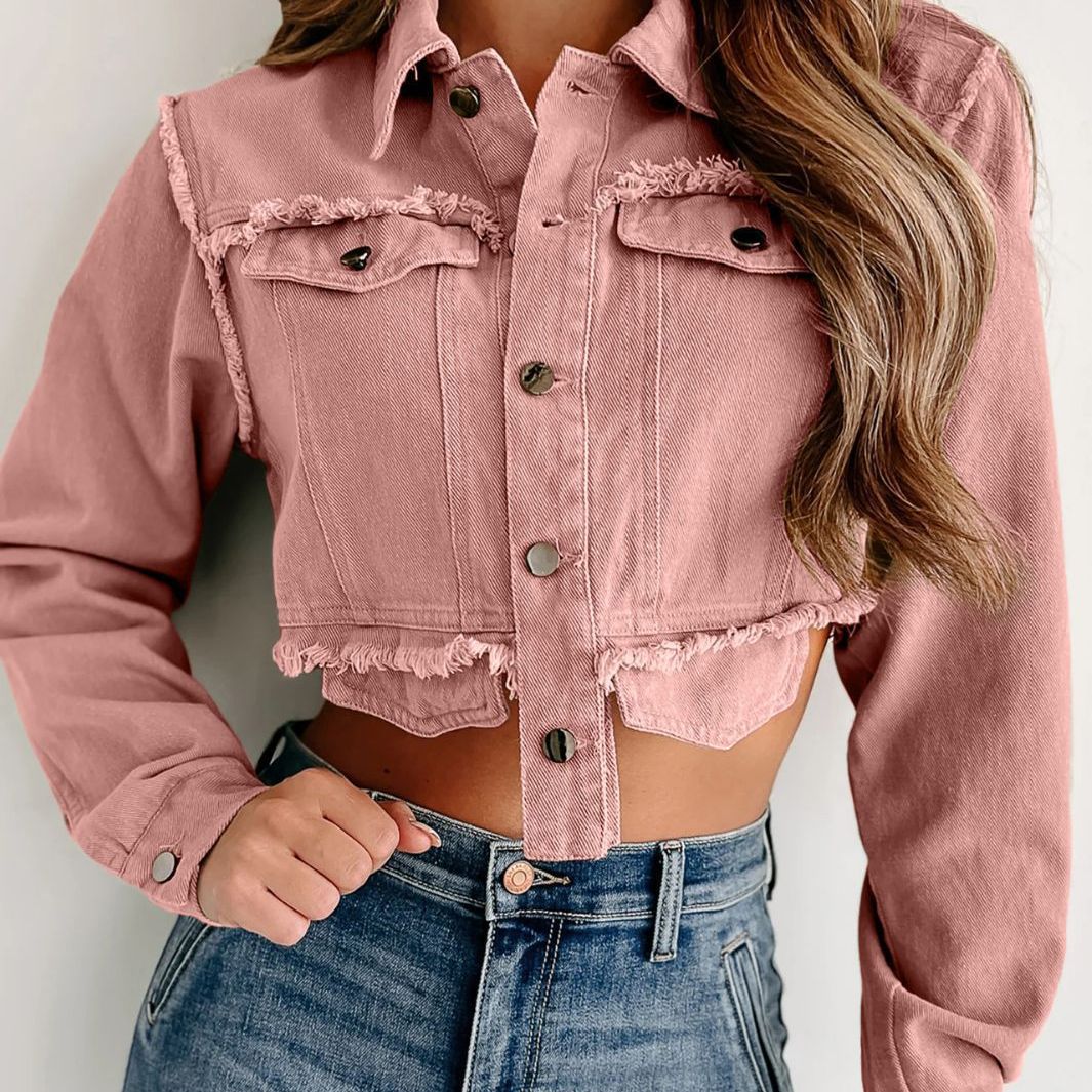 Dame cropped denimjakke med frynset kanter og dobbelte brystlommer Stilla