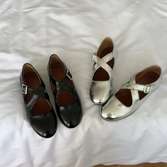 Dame Cross-strap Metallic Flats Stilla