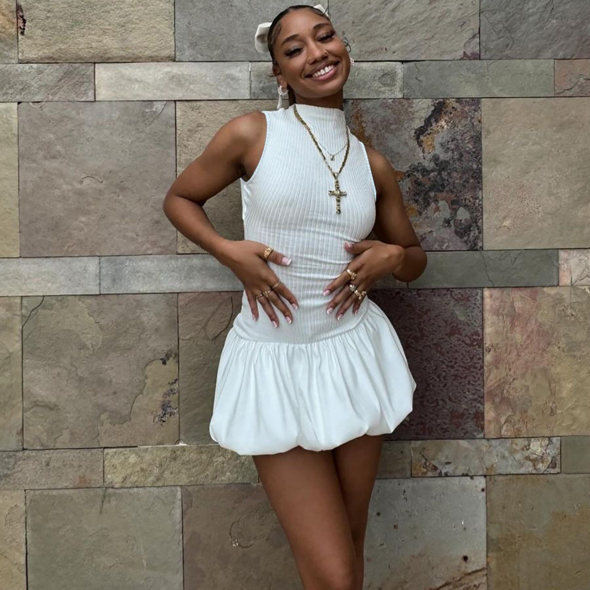 Dame Designer Mini-Kjole med tætsiddende overdel og voluminøst skørt Stilla