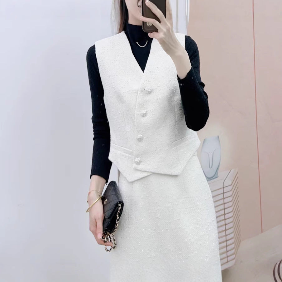 Dame elegant habit med figursyet vest og lang nederdel Stilla