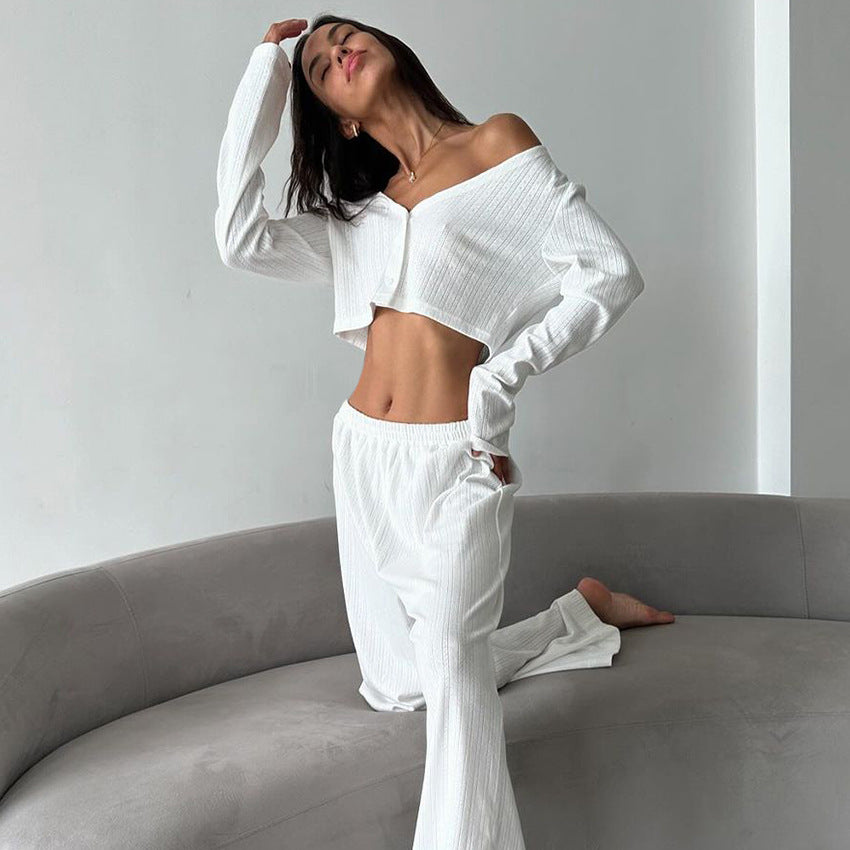Dame afslappet lounge-sæt med moderigtigt crop-top og løse bukser Stilla