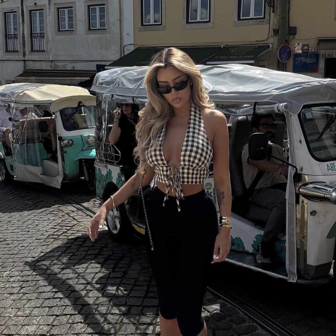 Dame Crop-Top med ternet design og bindbare detaljer Stilla