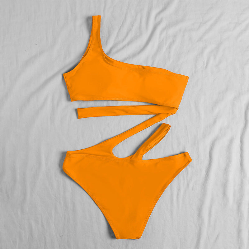 Dame Cut-Out bikini med asymmetrisk design og sexy stropdetaljer Stilla