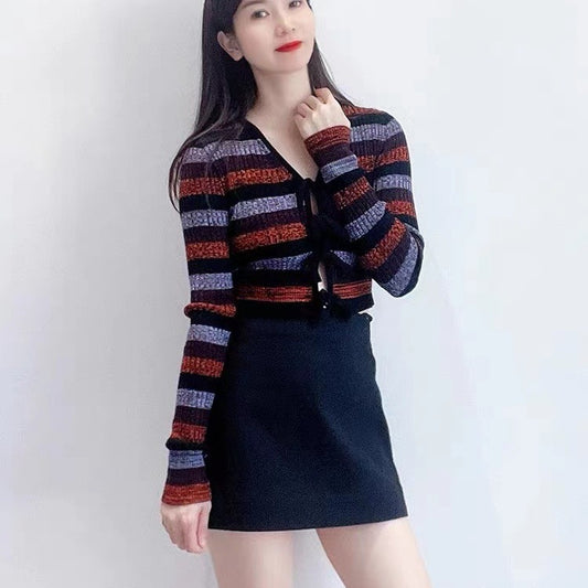 Dame Crop-Top med raffineret snøre-design og farvematchende striber Stilla