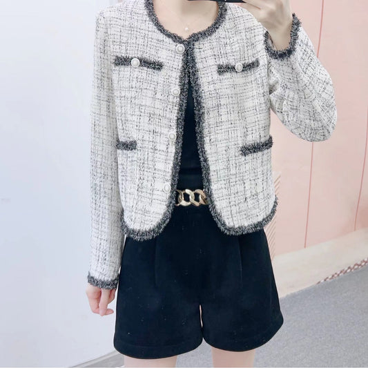 Dame Elegant Boucle-Jakke med struktureret overflade og dekorerende knapdetaljer Stilla