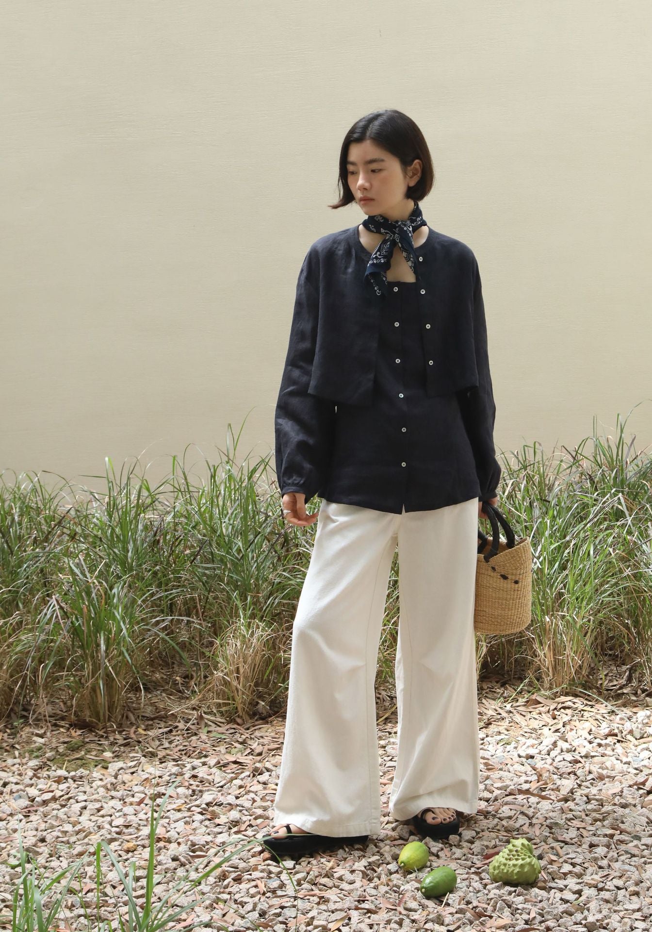 Dame afslappet linnedjakke med knaplukning og voluminøse ærmer Stilla