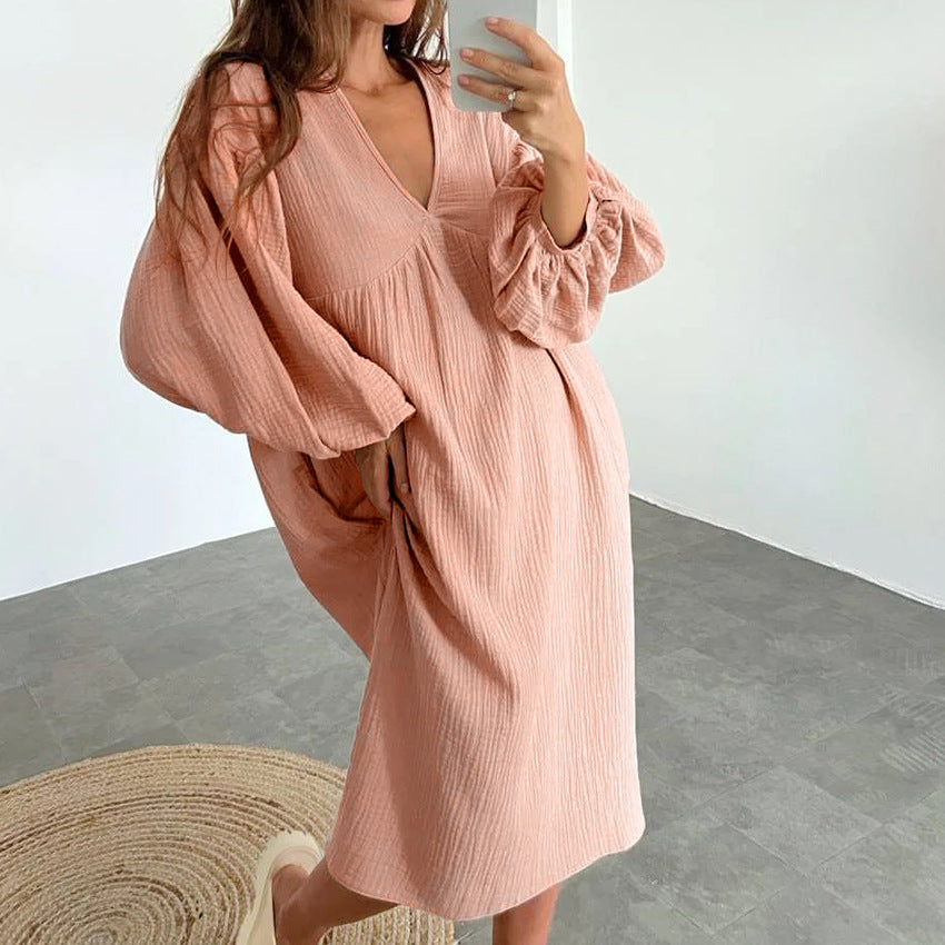 Dame afslappet midi-kjole med dyb V-udskæring og ballonformede ærmer Stilla