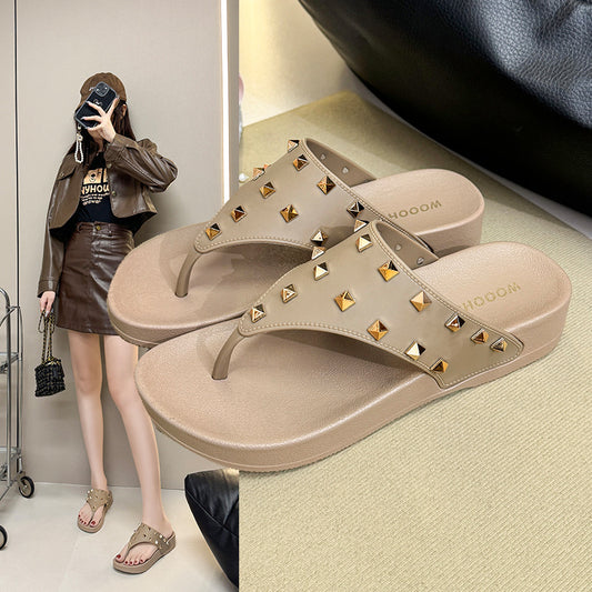 Dame Designer Flip-Flops med stilfulde pynte-nagler Stilla