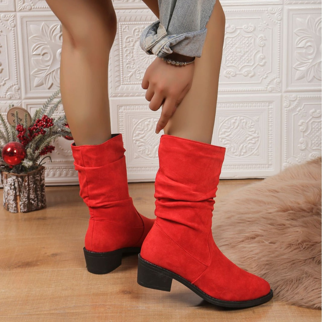 Dame afslappede støvler med dekorativt plisseret design og robust blokhæl Stilla