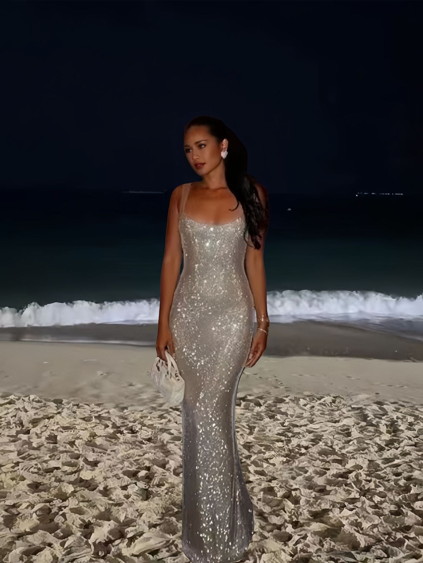 Dam Glamourøs Aftenkjole med figursyet snit og skinnende palietter Stilla