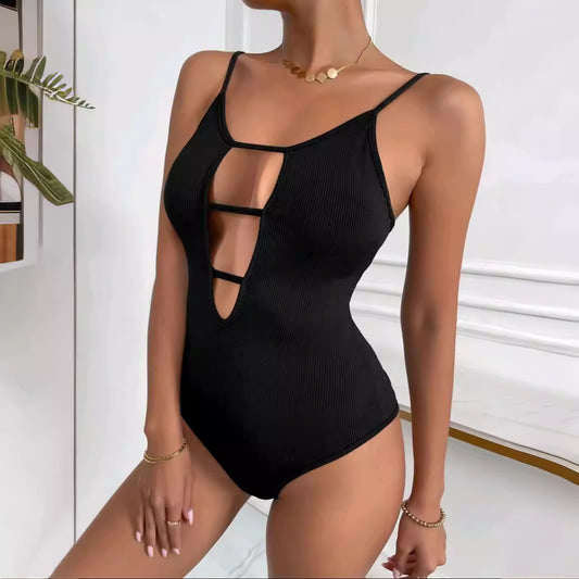 Dame Cut-Out Bodysuit med dyb V-udskæring og fin ribstruktur Stilla
