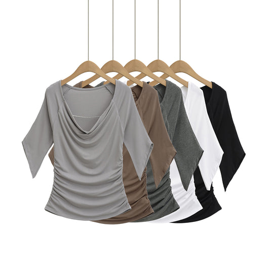 Dame drapeetop med blød V-udskæring og elegant rynkning Stilla