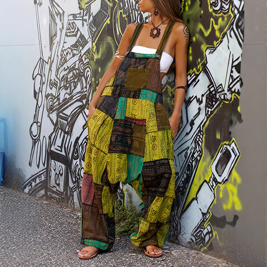 Dame afslappet overall lavet af farverigt patchwork-stof med praktiske lommer Stiila