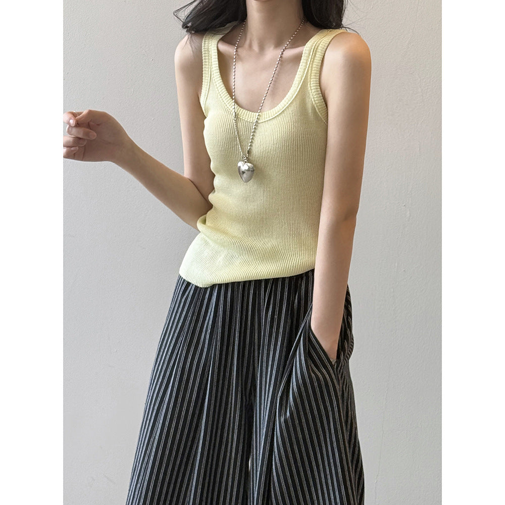 Dame afslappet ribbet t-shirt med brede stropper og komfortabel pasform Stilla