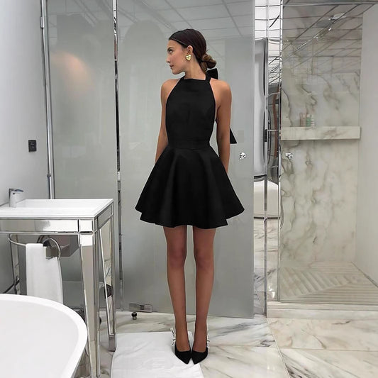 Dame Elegant Halterneck Kjole med voluminøst Skørt Stilla