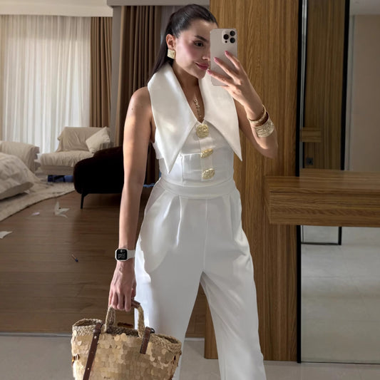 Dame Elegant Jumpsuit med markant Krave og Frontknaplukning Stilla
