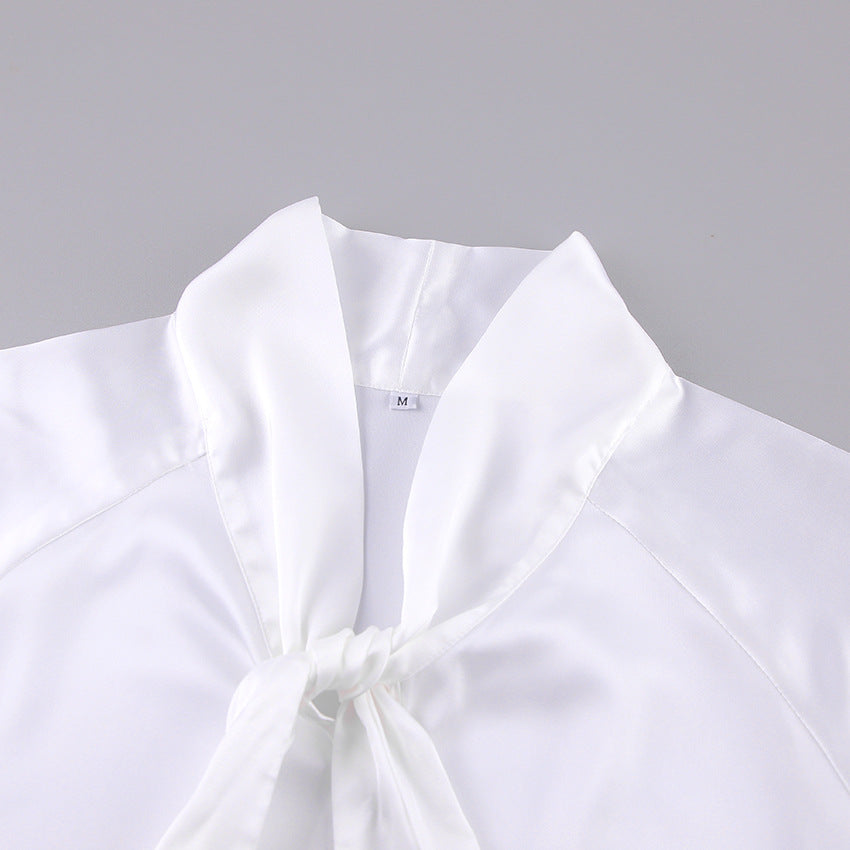 Dame elegant bluse med smart indpakningsdesign og brede ærmer Stilla