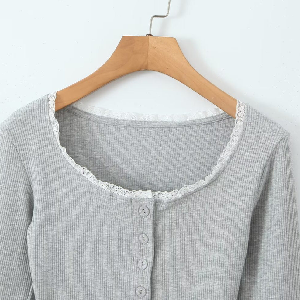 Dame cropped Langærmet skjorte med romantiske spidsdetaljer og knaplukning Stilla