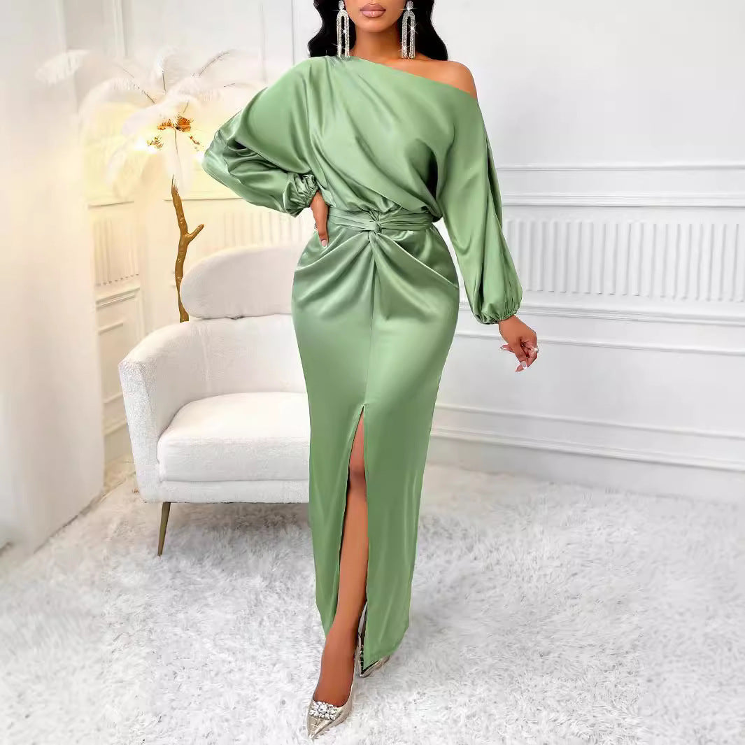 Dame elegant aftenkjole med asymmetrisk udskæring og smart slids Stilla