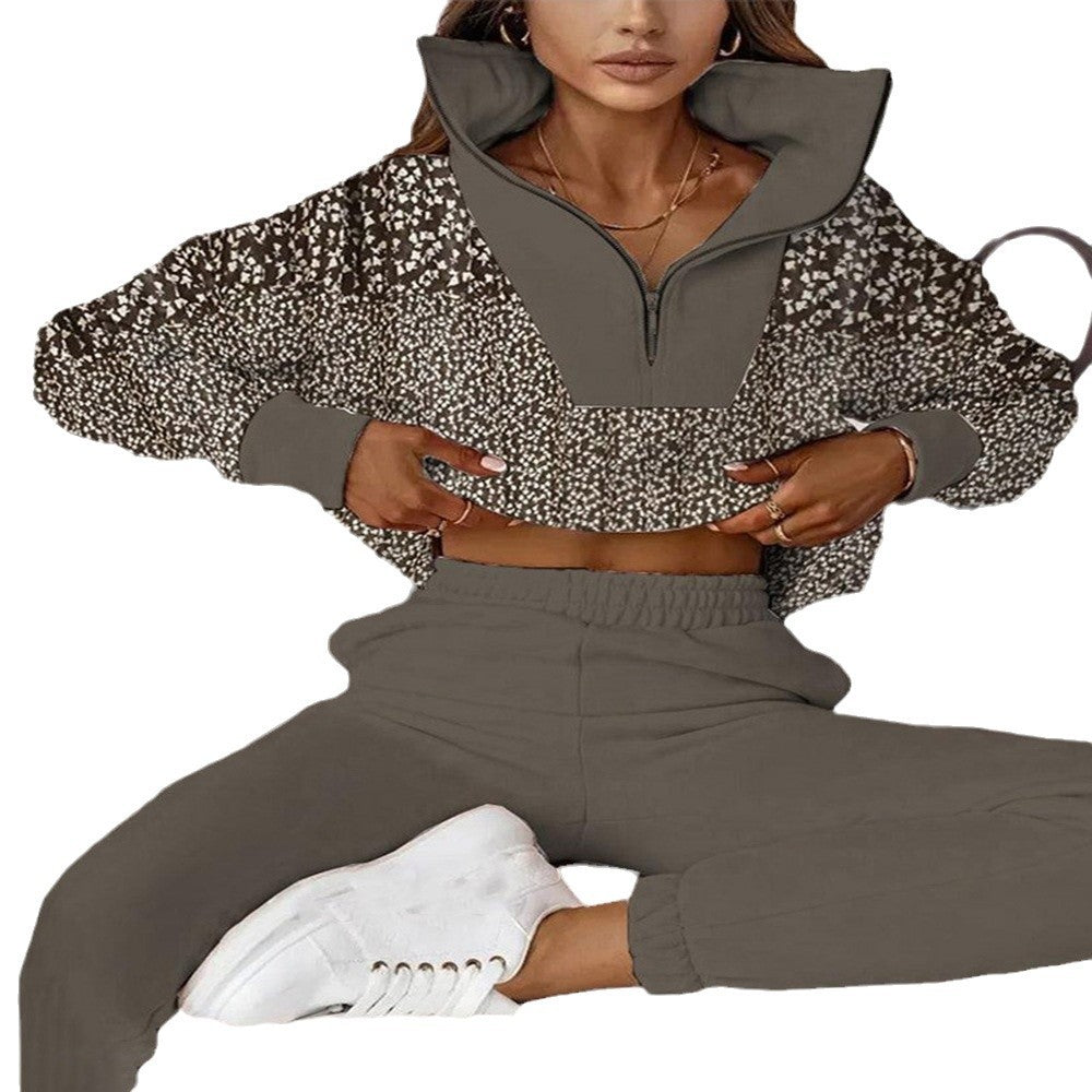 Dame afslappet fritidsdragt med høj krave og stilfulde detaljer Stilla