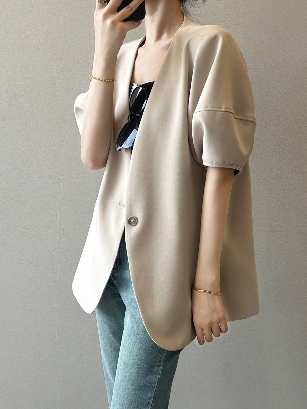 Dame afslappet kort jakke med elegant snit og praktiske detaljer Stilla