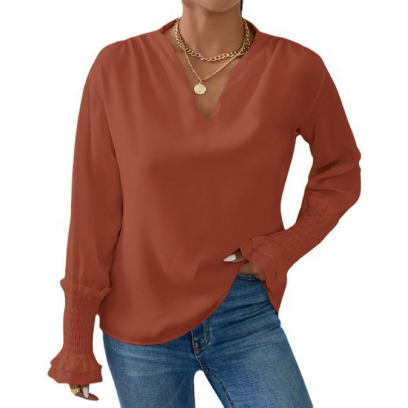 Dame elegant bluse med V-udskæring og rynkedetaljer Stilla