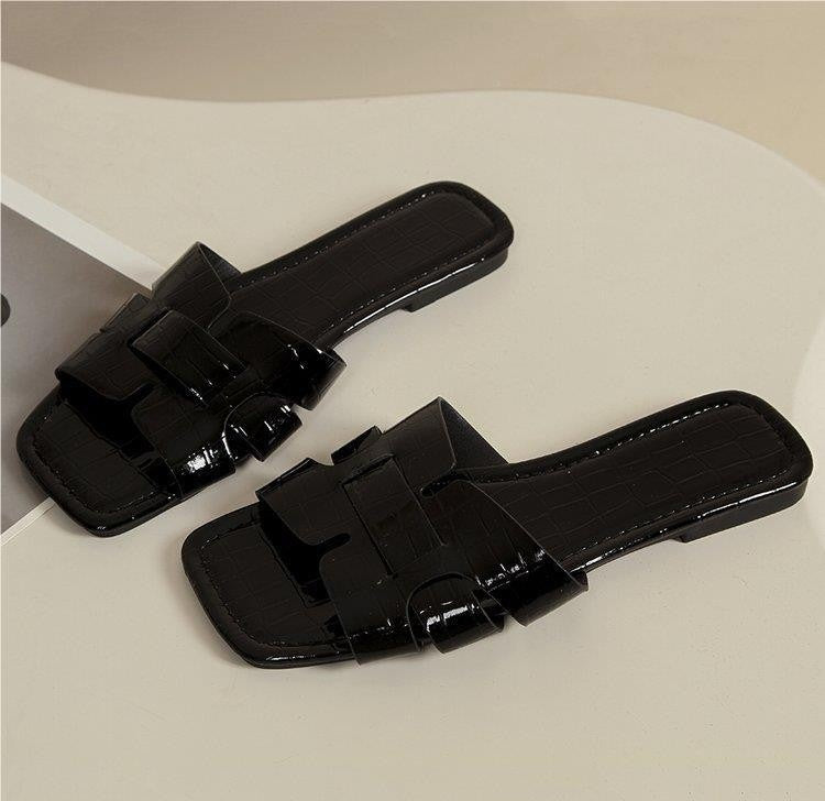 Dame åbne mules med moderne rem-design og komfortabelt fodbedd Stilla