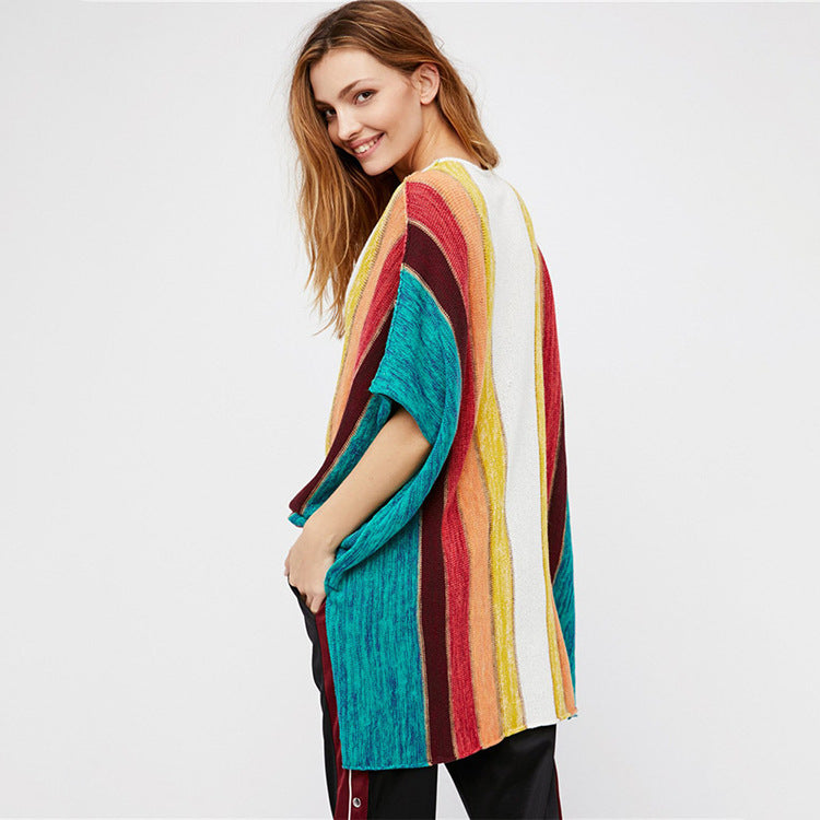 Dame afslappet strandoverdel med moderne stribemønster og dyb V-hals Stilla