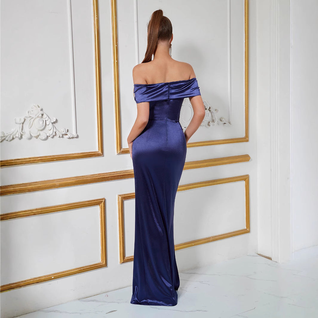 Dame Elegant aftenkjole med stroppeløs design og tætsiddende silhuet Stilla