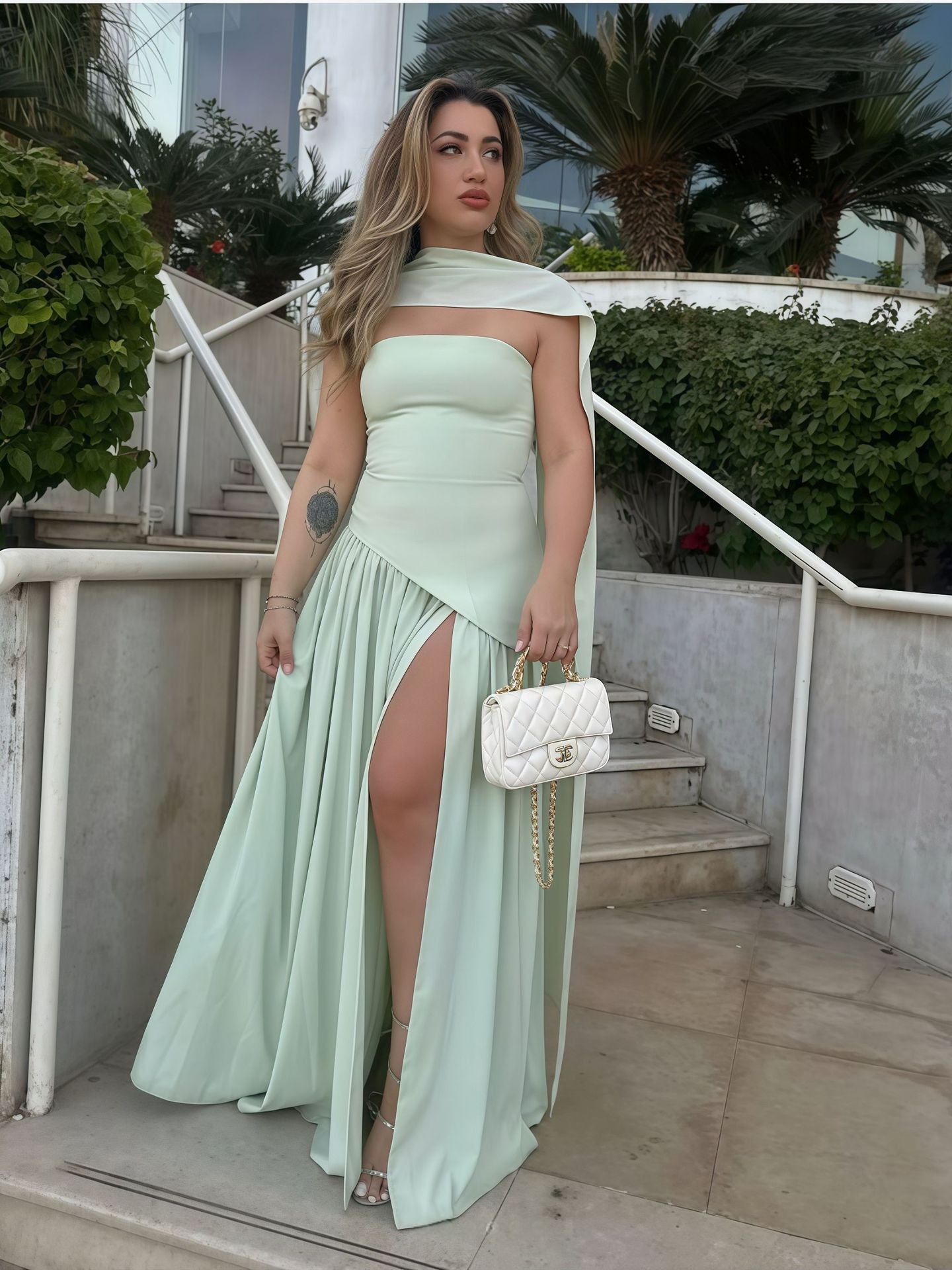 Dame Elegant Bustierkjole med høj slids og skinnende overdel Stilla