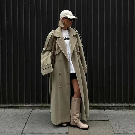 Dame trenchcoat med justerbart taljebælte og elegant knapliste Stilla