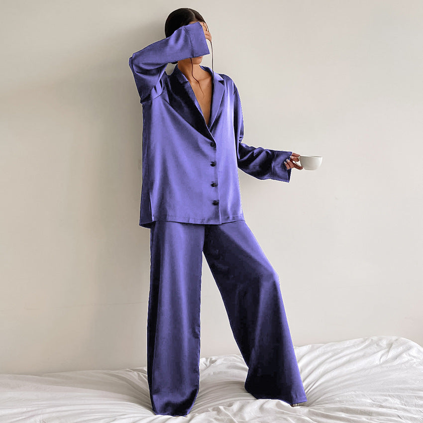 Dame Satin Pyjama-sæt med elegant V-udskæring og brede ben Stilla