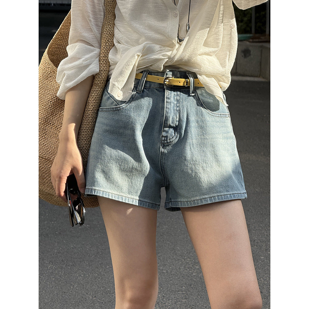 Dame afslappede højtaljede jeansshorts med farverig taljebælte Stilla