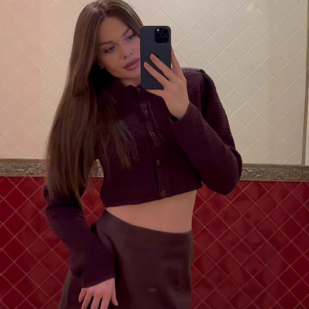 Dame cropped strikjakke med dekorative knapper Stilla