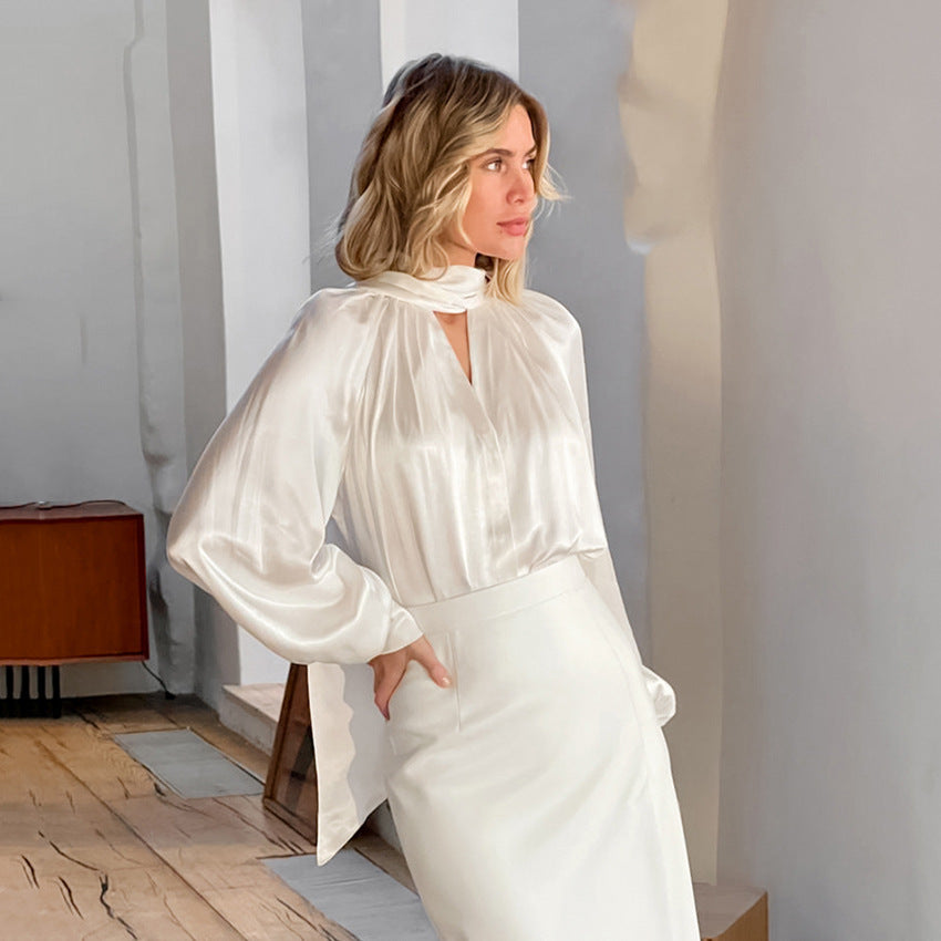 Dame elegant bluse med voluminøse ærmer og dyb v-hals Stilla