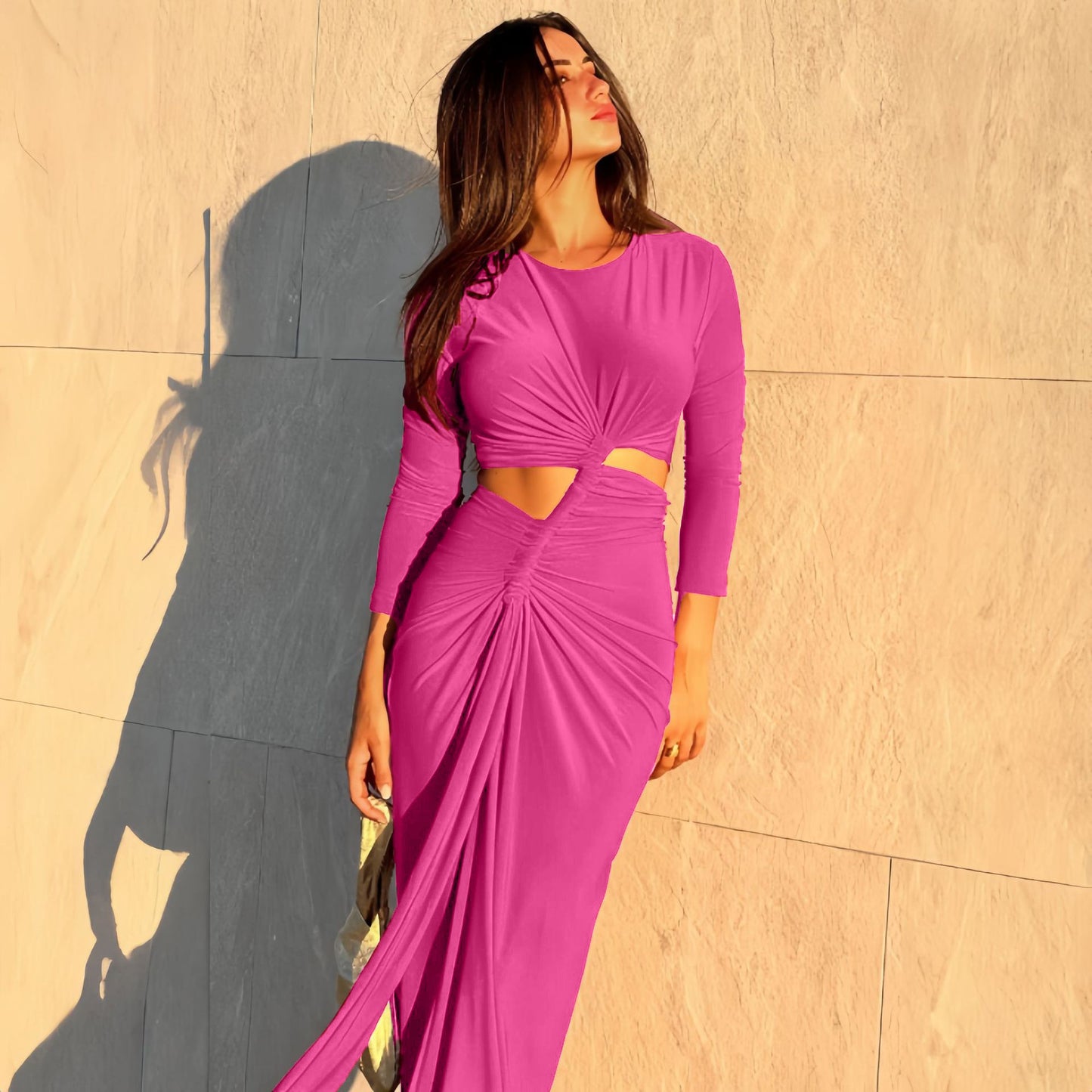 Dame elegant Cut-Out maxikjole med rynket design og asymmetrisk slids Stilla