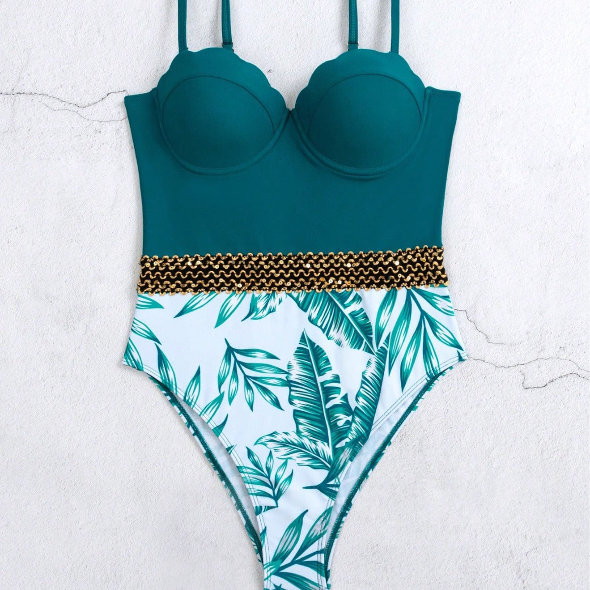 Dame elegant badedragt med volangpyntet udskæring og botanisk print Stilla