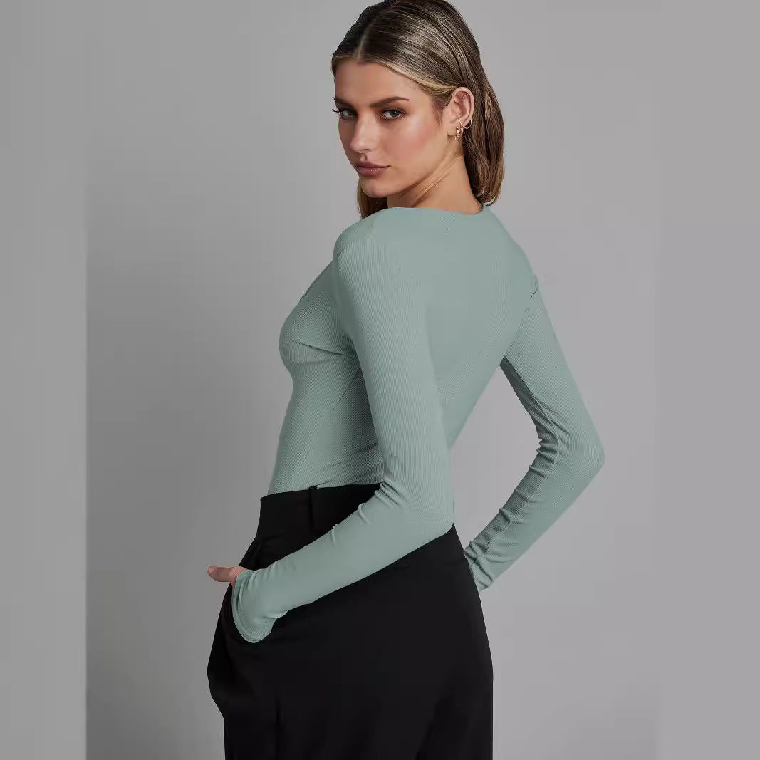 Dame Langærmet Bodysuit med dyb udskæring og knapdetalje Stilla