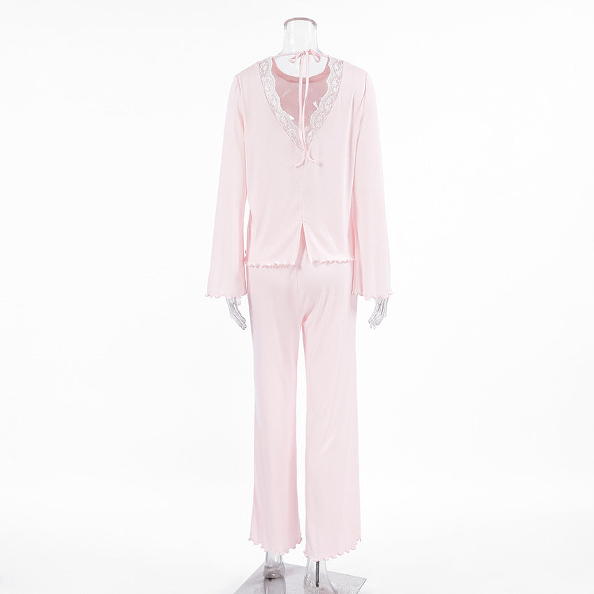 Dame afslappet pyjamasæt med flæsedetaljer og åndbart stof Stilla