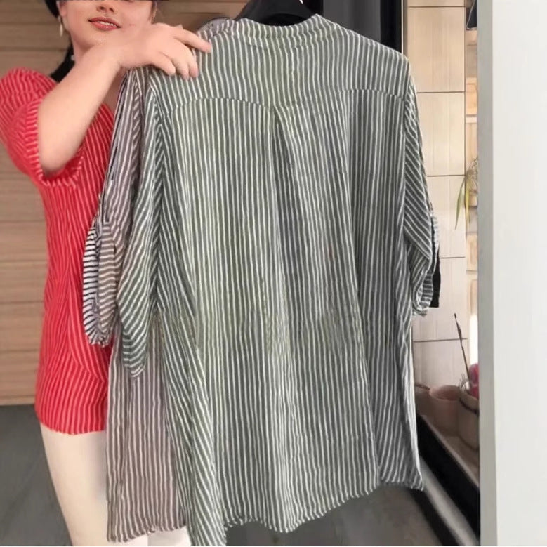 Dame afslappet bluse med knaplukning og stribemønster Stilla