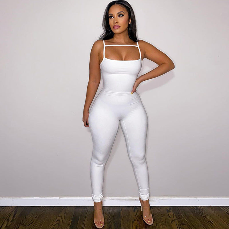 Dame figurformende jumpsuit med lange stropper og elastisk materiale Stilla
